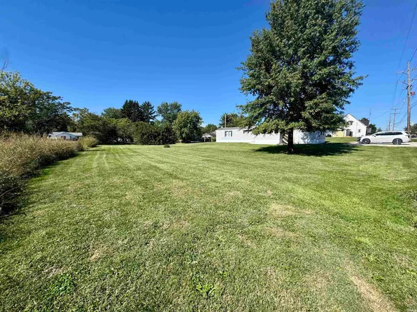 80 11th St SE, Linton, IN 47441