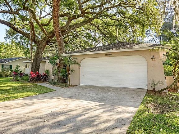 3rd image of 1887 Oak Forest Dr E