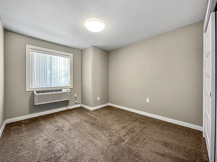 2440 SW 9th St #5 — Photo 14