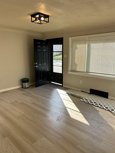 3 bed, 1000 sqft, $1,475 — Photo 4