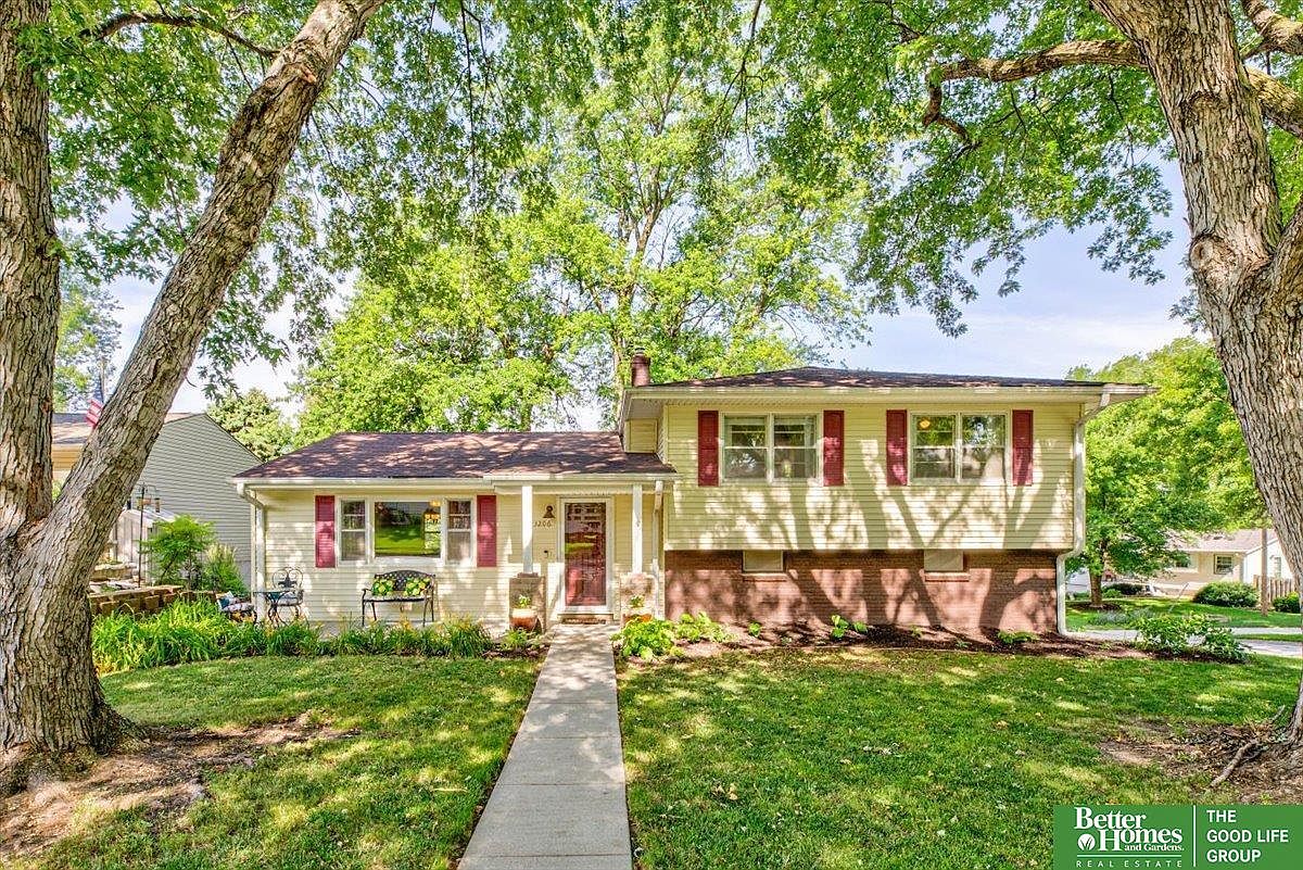 3206 S 109th St, Omaha, NE 68144 | Zillow