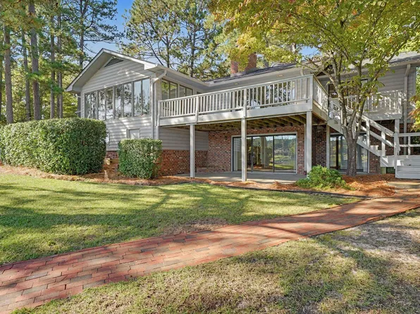 111 Swan Run Ct, West End, NC 27376