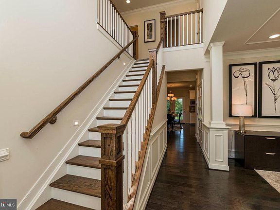 3rd image of 9317 Woodsedge Ct