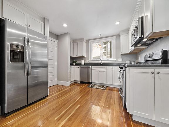 4th image of 63 Greenwood Ave
