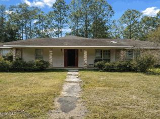 9109 Betsy Ross St, Moss Point, MS 39562