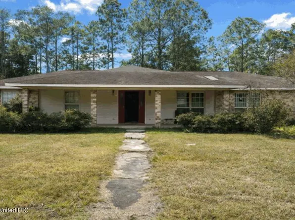 9109 Betsy Ross St, Moss Point, MS 39562