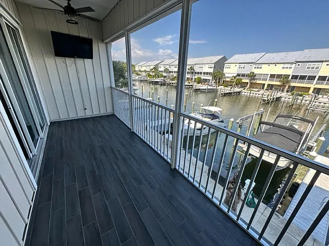 3 bed, 2.5 bath, 1920 sqft, $4,000 — Photo 1