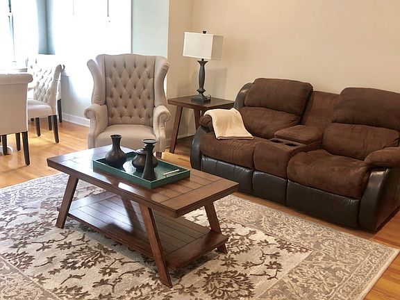 2nd image of 4030 N Sacramento Ave #2