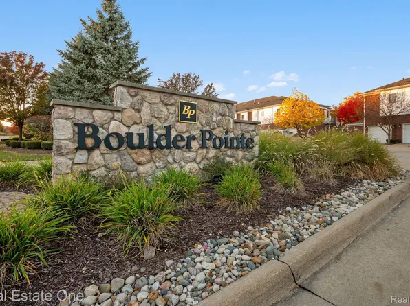 7025 Boulder Pointe Dr #82, Washington, MI 48094