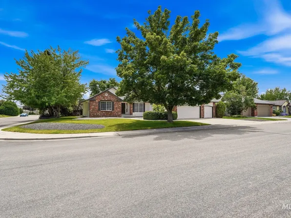 2247 E Gleneagle Dr, Eagle, ID 83616