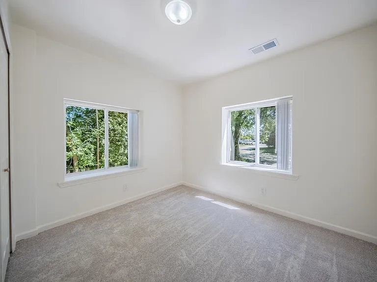 2472 Hawks Ave #2 — Photo 12