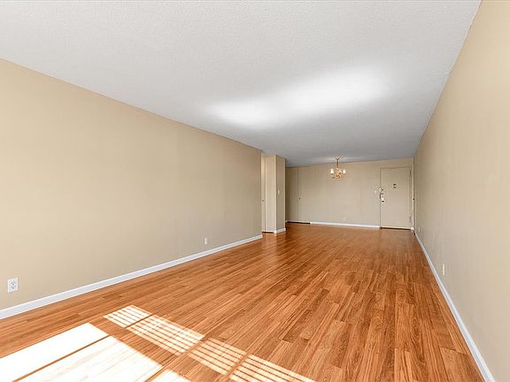 3rd image of 11818 Union Tpke APT 7F