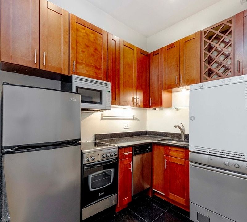 1st image of 464 W 23rd St #3S