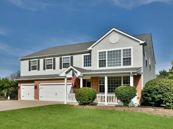 1024 Wheatland Dr, Crystal Lake, IL 60014