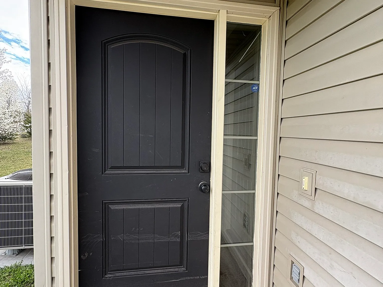 3 bed, 2.5 bath, 1400 sqft, $1,715 — Photo 3