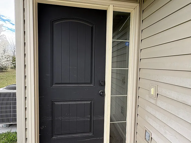 146 Barberry Ln — Photo 3