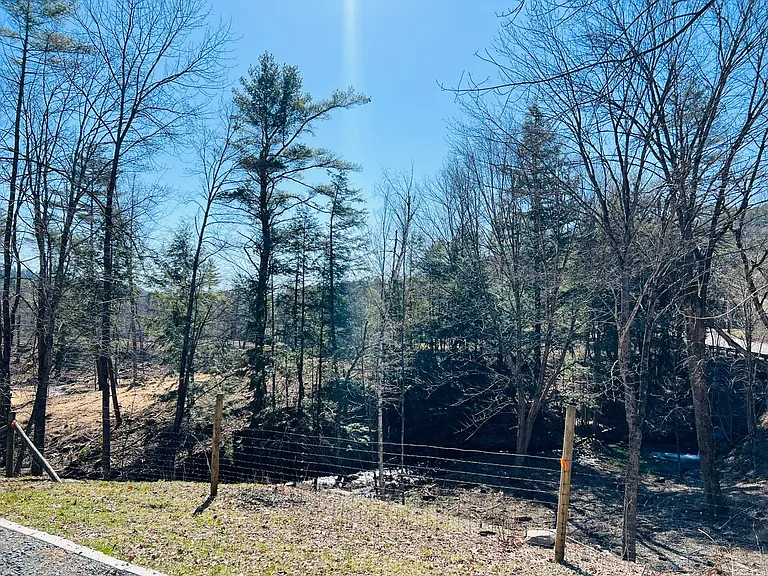 1398 Quechee Hartland Road — Photo 5