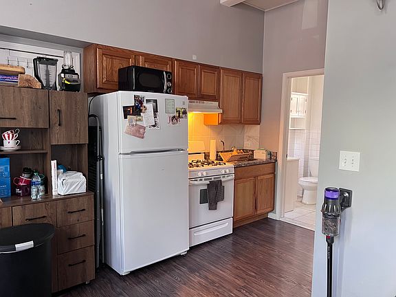 5th image of 1410 W Blackhawk St #1E