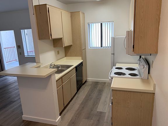 5th image of 3928 Illinois St APT 203