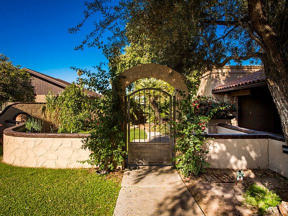 3rd image of 1543 N Orangewood Dr