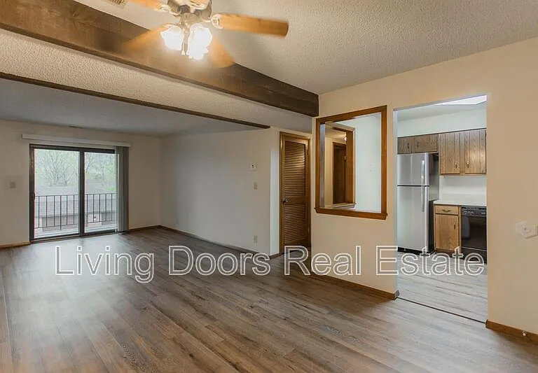 1935 N Lincoln Ave #106 — Photo 4