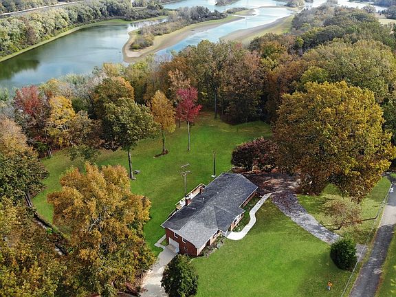 2nd image of 151 Lakeview Dr