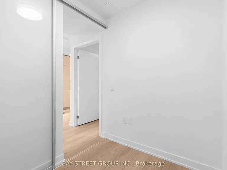 110 Broadway Ave #1813S — Photo 20