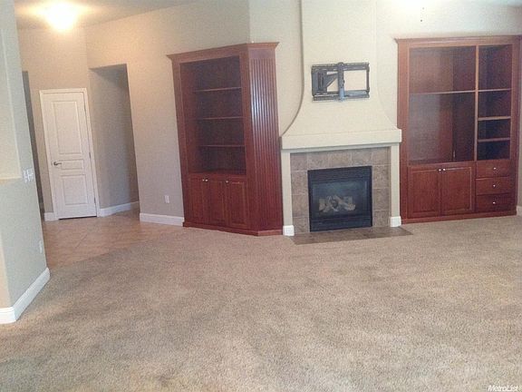 4th image of 10854 Merritt Dr