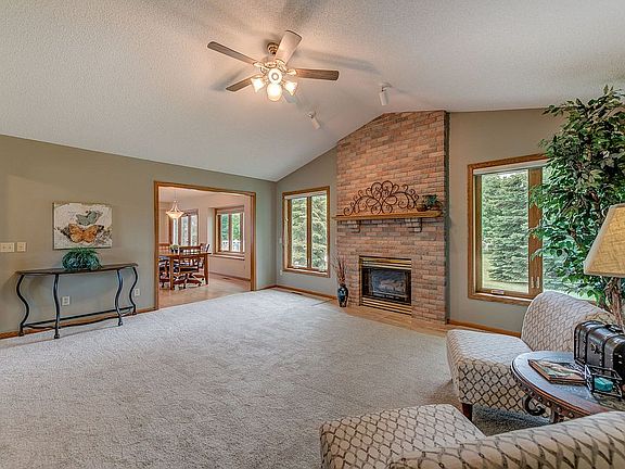 4th image of 7284 Newbury Ct