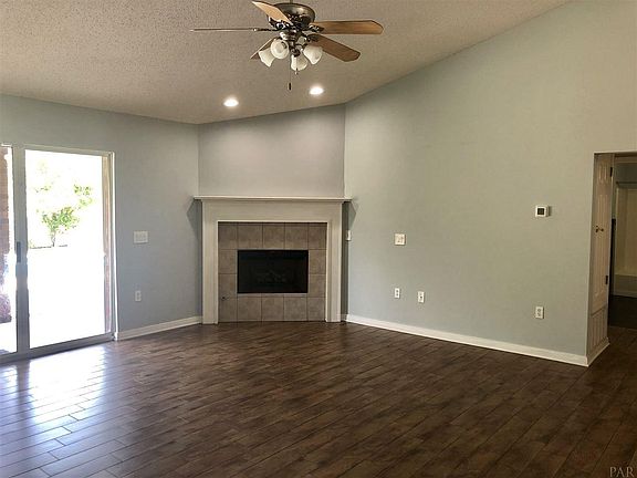 3rd image of 5444 Stafford Cir