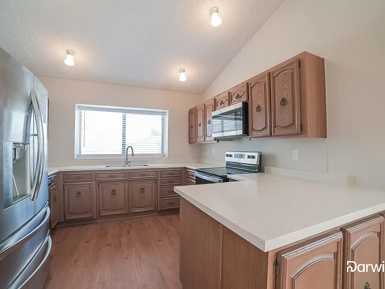 6725 W Flower St — Photo 2