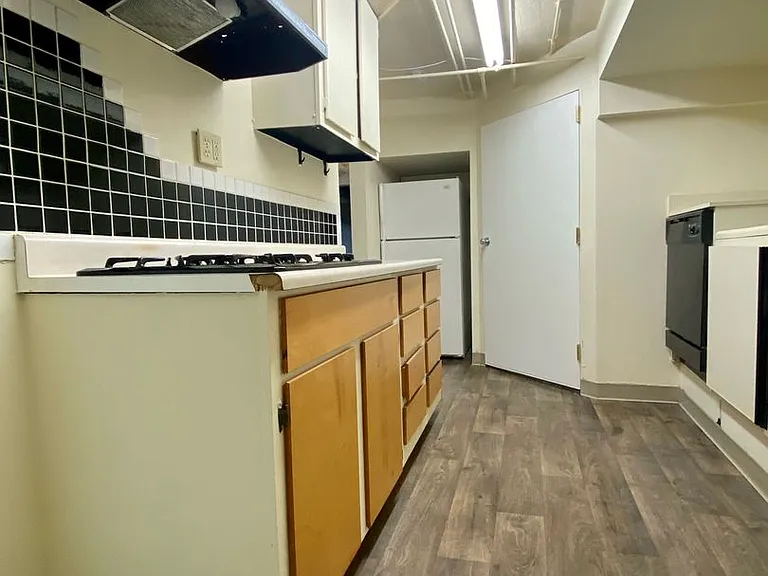 2047 SW 10th Ave #1-5 — Photo 4