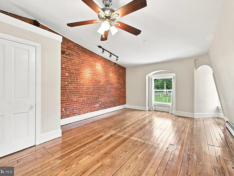 1810 Mount Salem Ln — Photo 7