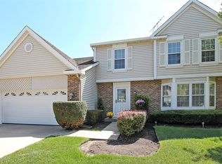 35 W Canterbury Ln, Buffalo Grove, IL 60089