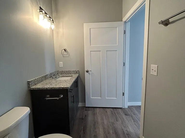2724 Silver St — Photo 26
