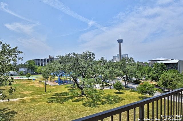 1st image of 411 SANTA CLARA PL