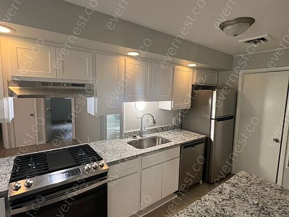 2nd image of 3005 Durwood Dr