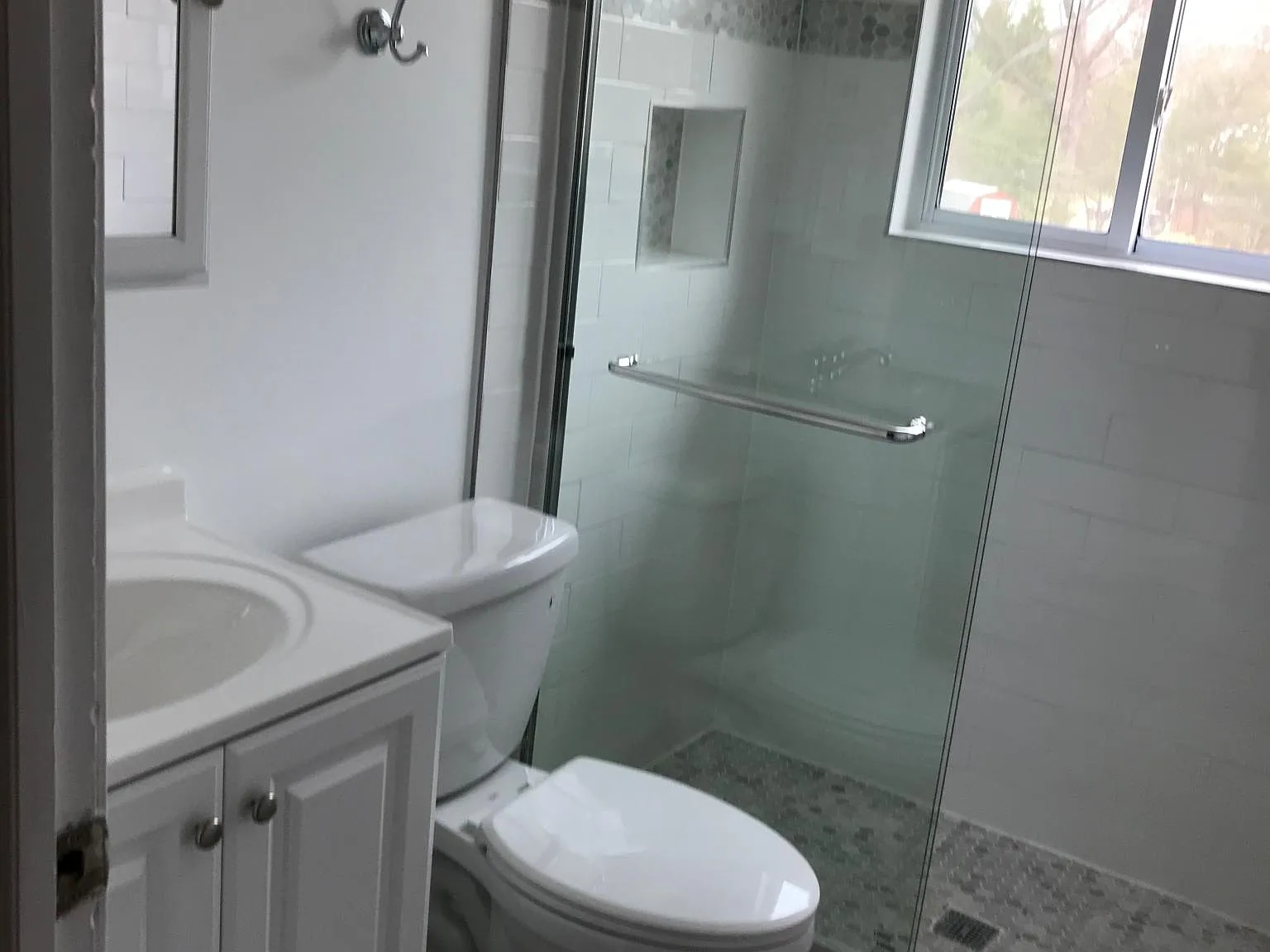 5 bed, 2.5 bath, $4,500 — Photo 2