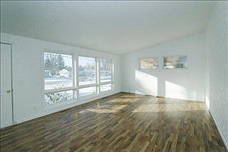 3rd image of 523 Jean Ln