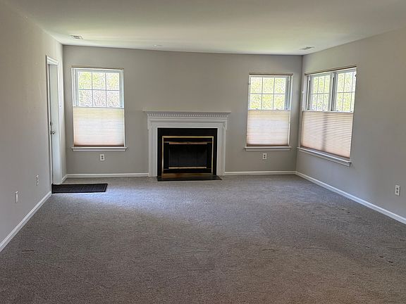 3rd image of 145 Kingswood Ct