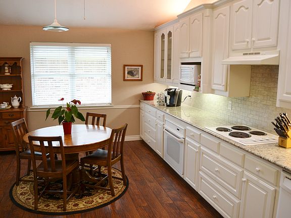 2nd image of 1326 Juniper Ln