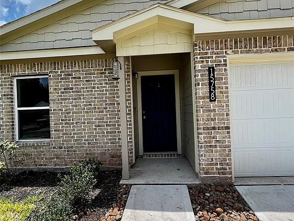 3rd image of 15758 Del Norte Dr