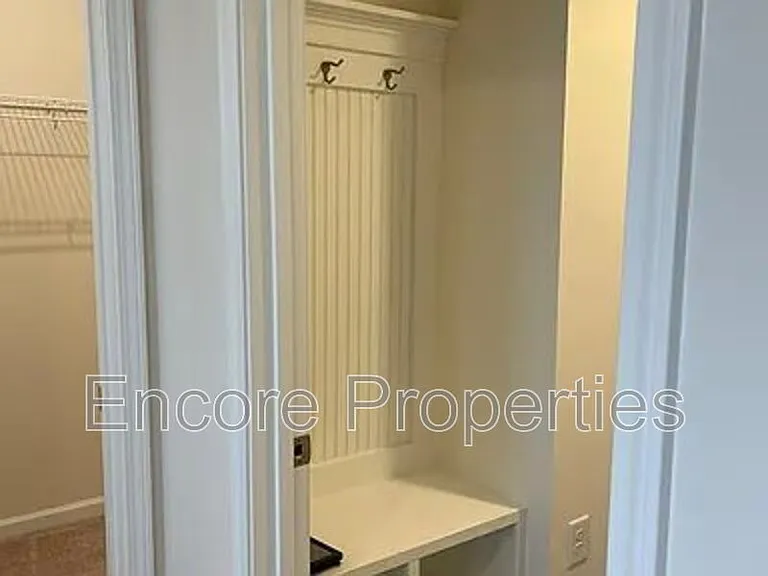 1121 Diamond Dove Ln — Photo 3