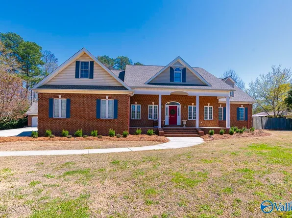 1102 Vines Dr NE, Hartselle, AL 35640