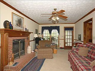 5th image of 40 Bramblewood Dr