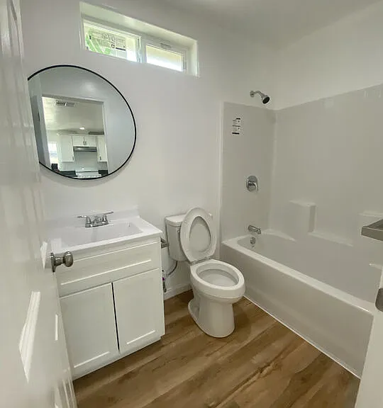 1225 C N Perry Road 1 #1 — Photo 3