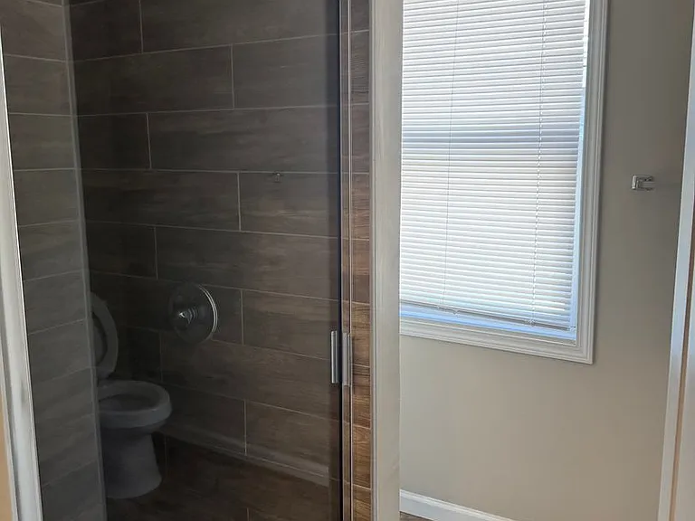 248-250 Reeb Ave — Photo 11