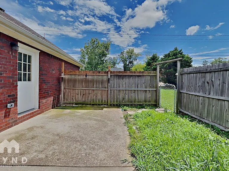 2401 Pinyon Dr — Photo 19