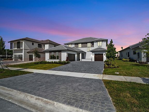 2nd image of 10475 SW 57th Ct