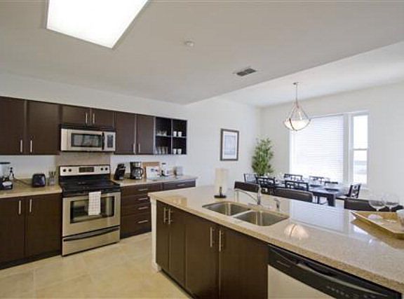 5th image of 5909 Padre Blvd